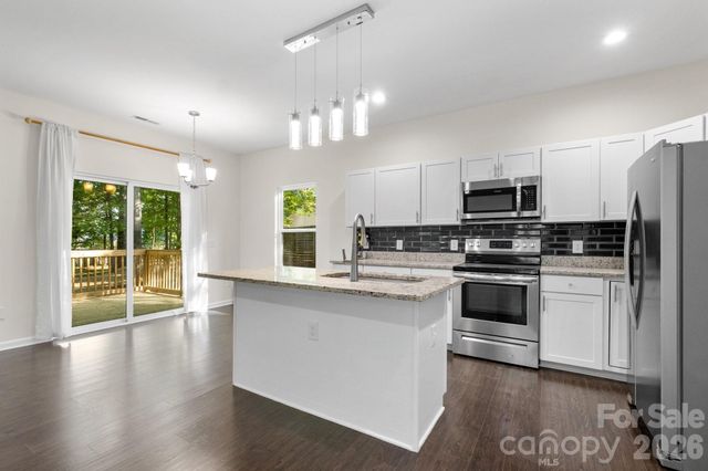 2415 Kimway Drive, Matthews, NC 28105