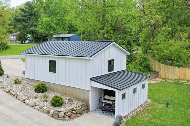 59351 Shafer Brothers Road, Three Rivers, MI 49093