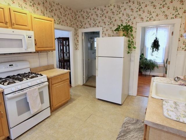 17 Snell Street, Brockton, MA 02301