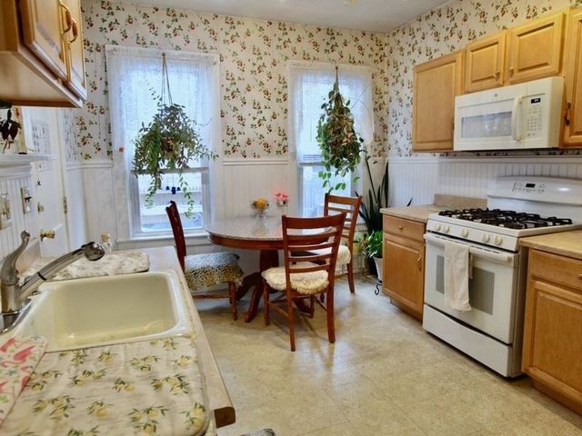 17 Snell Street, Brockton, MA 02301