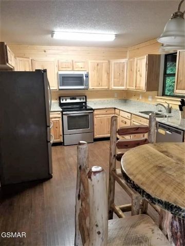 547 Hawks Trail, Gatlinburg, TN 37738
