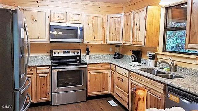 547 Hawks Trail, Gatlinburg, TN 37738