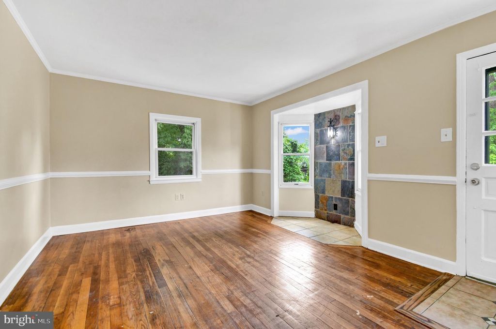 Image 5 of property listing at 4510 GRIDLEY RD, Silver Spring, MD 20906