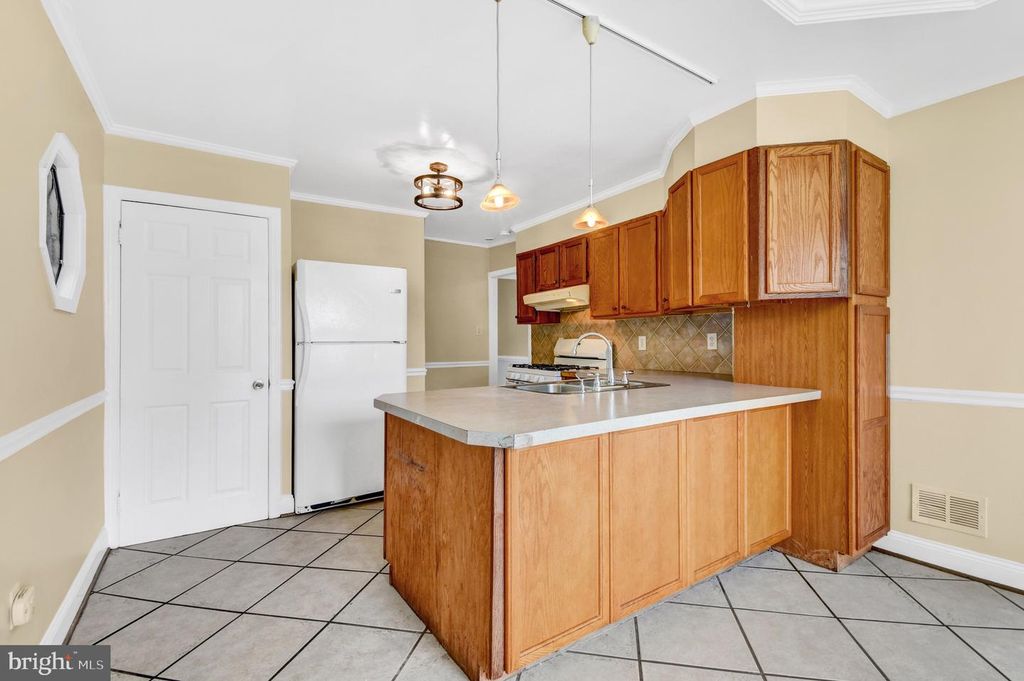 Image 7 of property listing at 4510 GRIDLEY RD, Silver Spring, MD 20906