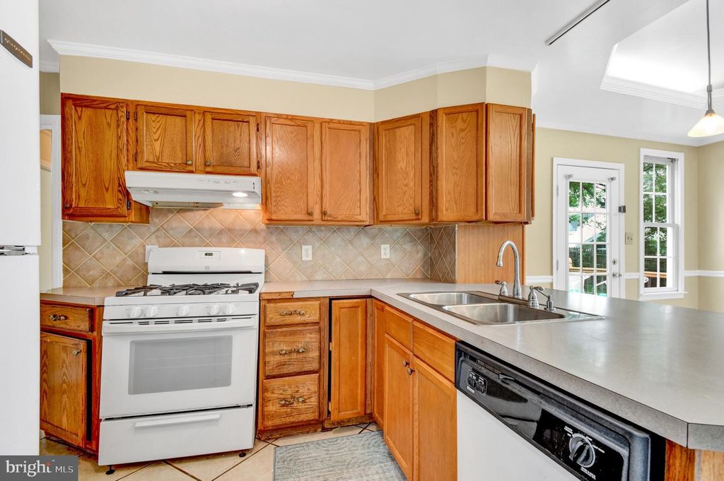 Image 8 of property listing at 4510 GRIDLEY RD, Silver Spring, MD 20906