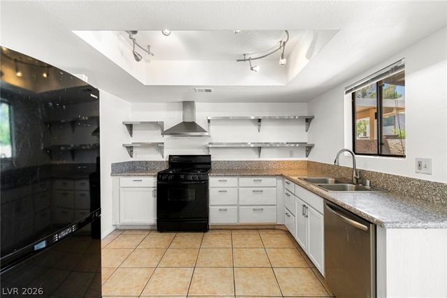 5246 Lisagayle Court 113, Las Vegas, NV 89103