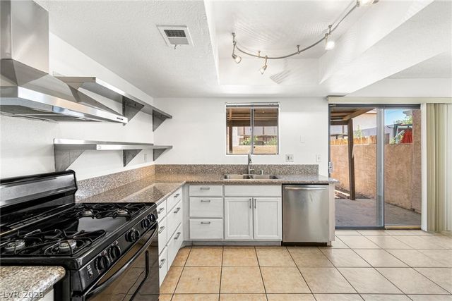 5246 Lisagayle Court 113, Las Vegas, NV 89103