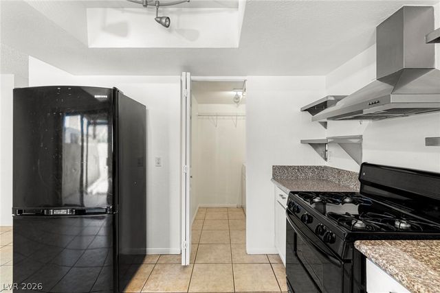 5246 Lisagayle Court 113, Las Vegas, NV 89103