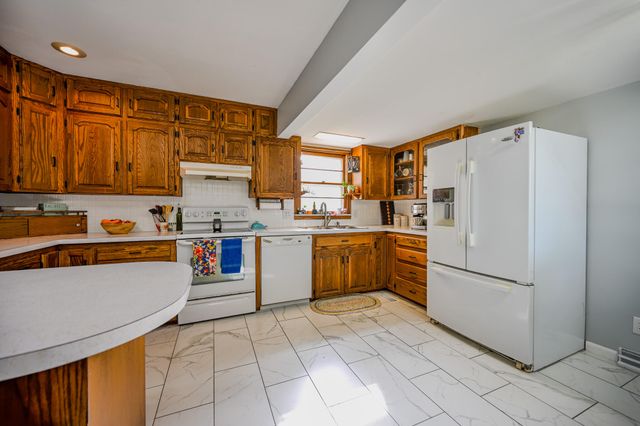 628 N Summit Street, Neosho, MO 64850