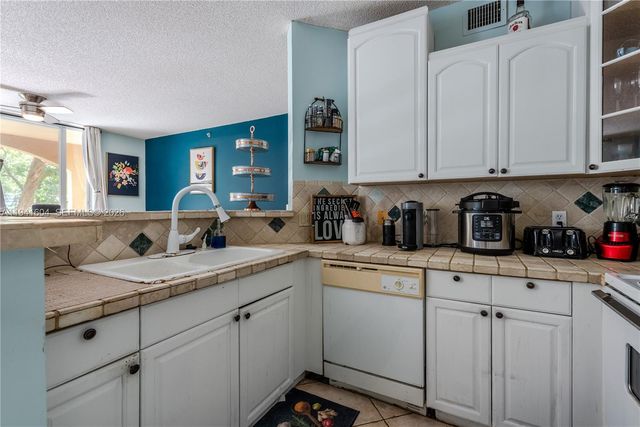 19601 E Country Club Drive 7104, Aventura, FL 33180