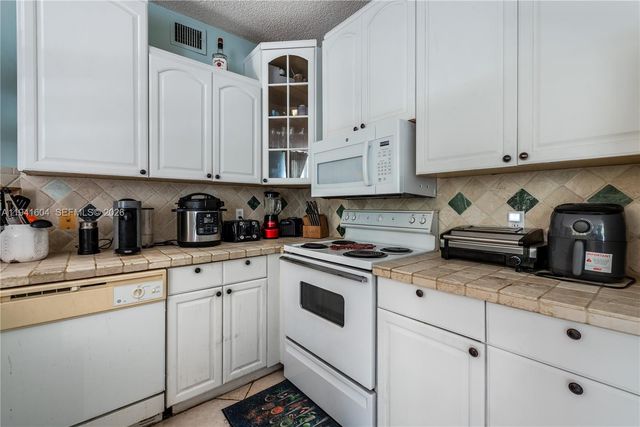 19601 E Country Club Drive 7104, Aventura, FL 33180