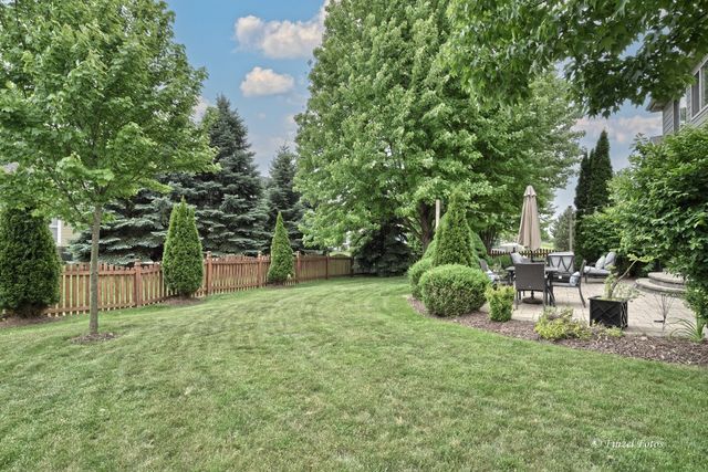 247 Pawtucket Avenue, Elgin, IL 60124