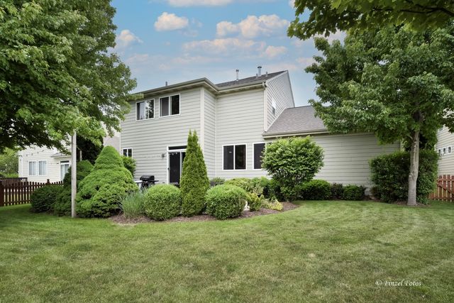247 Pawtucket Avenue, Elgin, IL 60124
