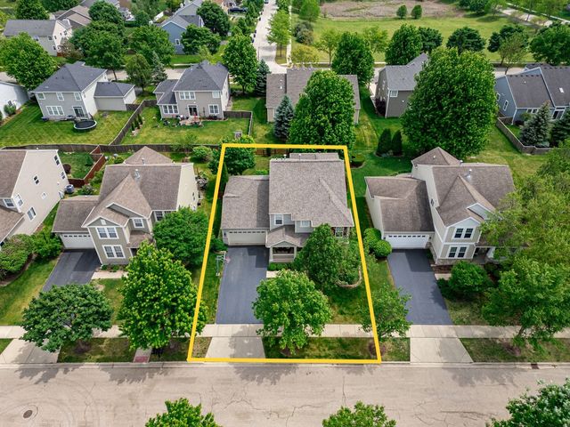 247 Pawtucket Avenue, Elgin, IL 60124