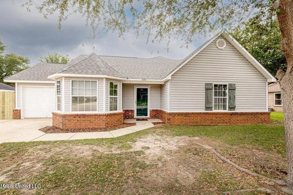 602 Rhonda Lane, Ocean Springs, MS 39564