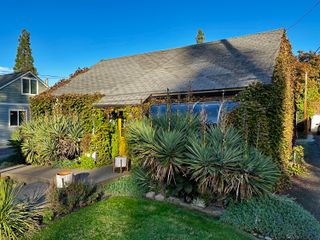 26 Hawthorne Street, Medford, OR 97504