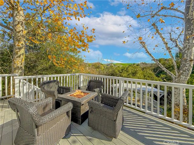 5846 Fairview Place, Agoura Hills, CA 91301