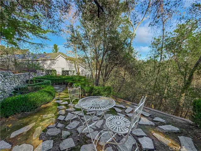 5846 Fairview Place, Agoura Hills, CA 91301