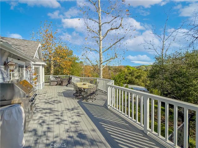 5846 Fairview Place, Agoura Hills, CA 91301