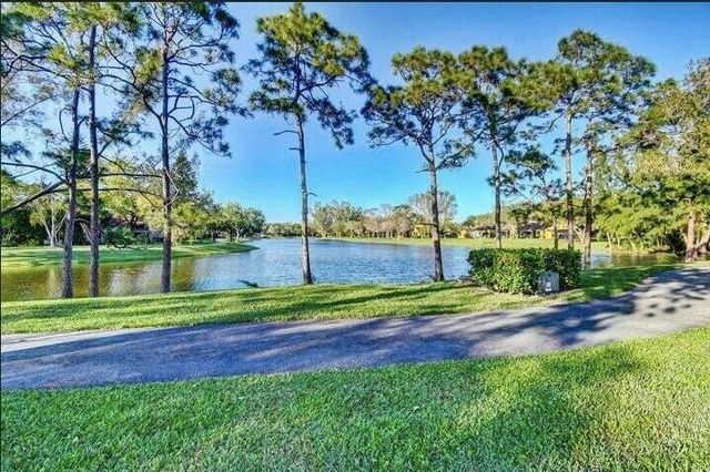 11750 Timbers Way, Boca Raton, FL 33428