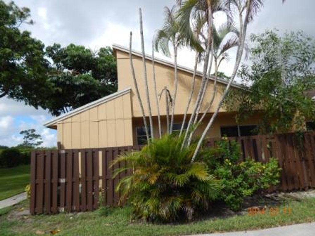 11750 Timbers Way, Boca Raton, FL 33428