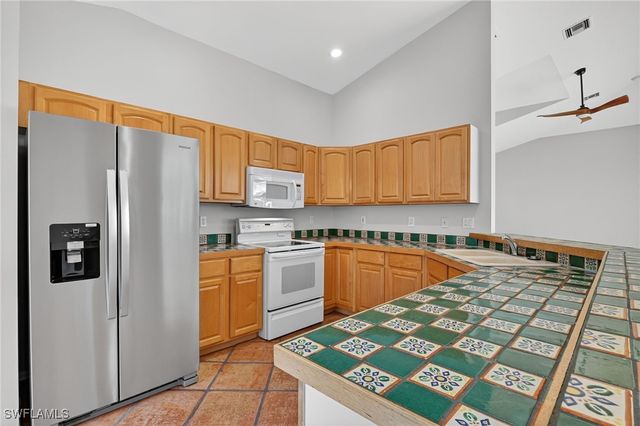 1471 Vintage CT, Naples, FL 34104