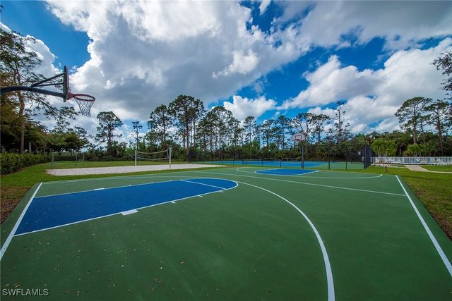 1471 Vintage CT, Naples, FL 34104