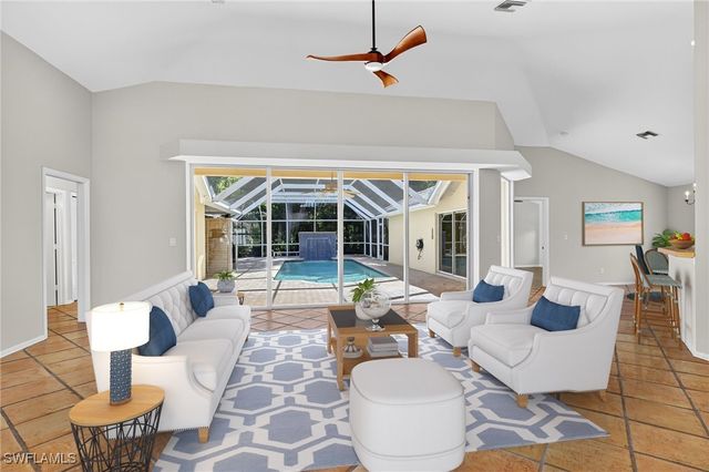 1471 Vintage CT, Naples, FL 34104