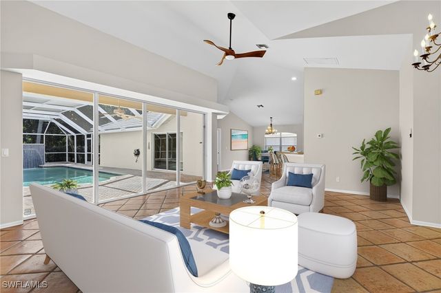 1471 Vintage CT, Naples, FL 34104