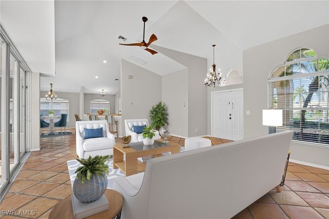 1471 Vintage CT, Naples, FL 34104