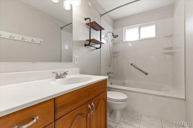 3303 Ipswich, St Charles, MO 63301