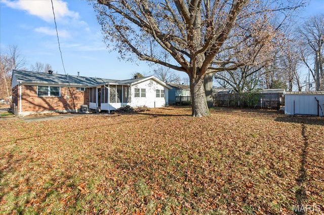 3303 Ipswich, St Charles, MO 63301