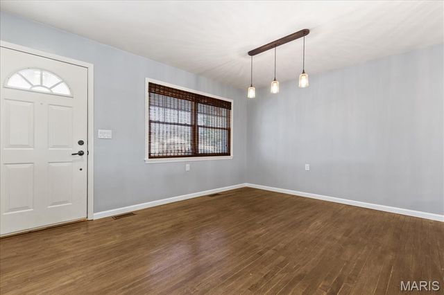 3303 Ipswich, St Charles, MO 63301