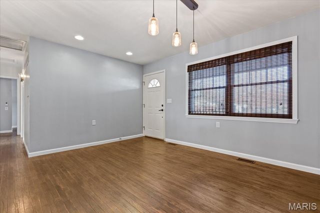 3303 Ipswich, St Charles, MO 63301