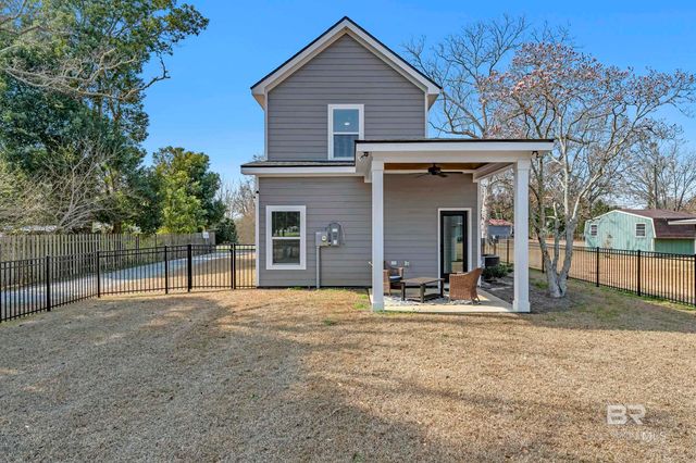 104 NE 3rd Street, Summerdale, AL 36580