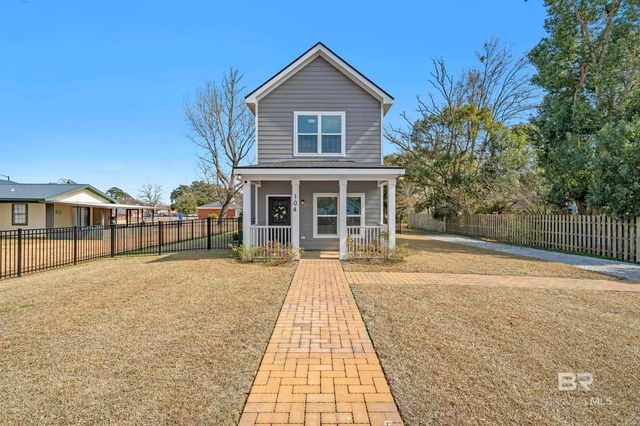 104 NE 3rd Street, Summerdale, AL 36580