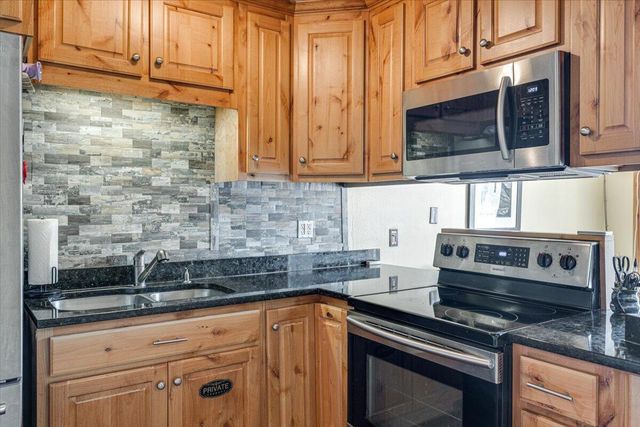 2072 Creek Road, Wildwood, GA 30757