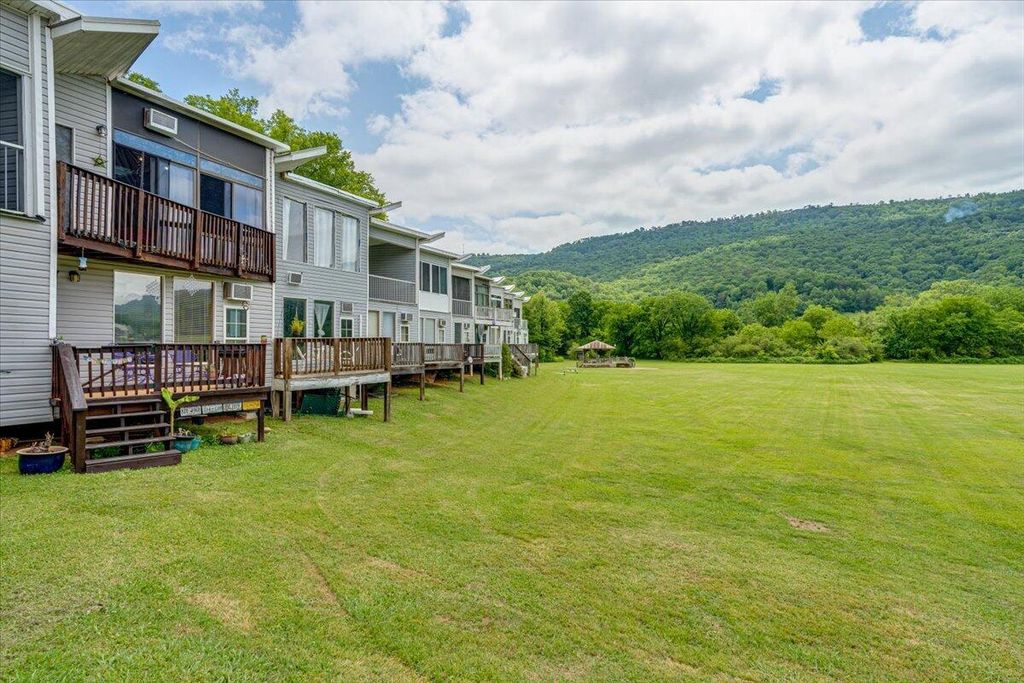 2072 Creek Road, Wildwood, GA 30757
