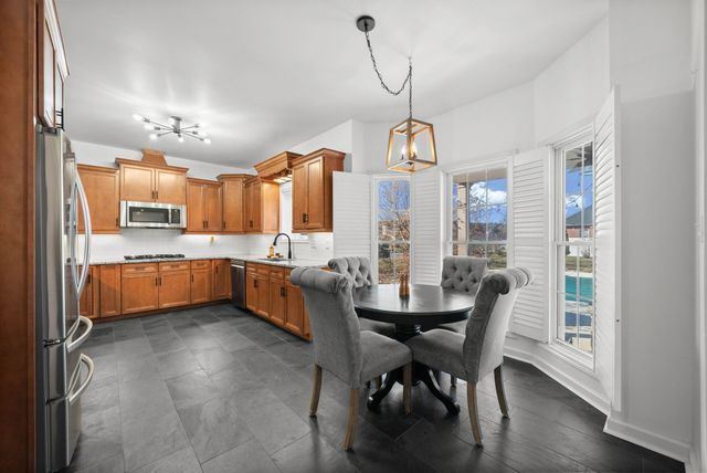 879 Iron Wood Cir, Clarksville, TN 37043