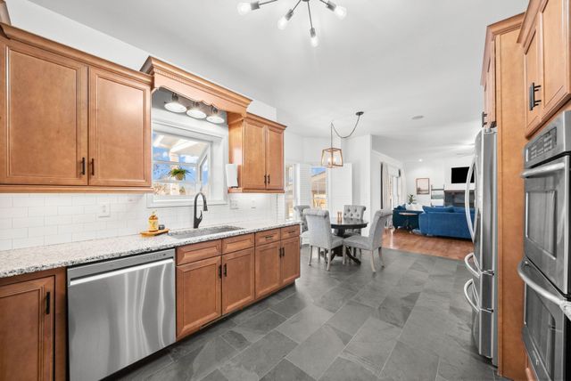 879 Iron Wood Cir, Clarksville, TN 37043