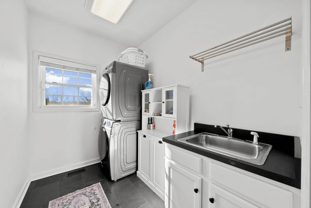 879 Iron Wood Cir, Clarksville, TN 37043