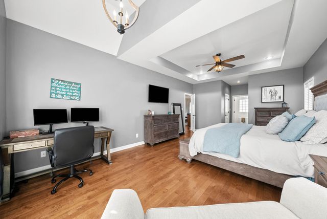 879 Iron Wood Cir, Clarksville, TN 37043