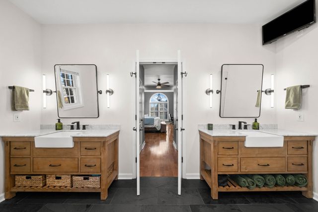 879 Iron Wood Cir, Clarksville, TN 37043