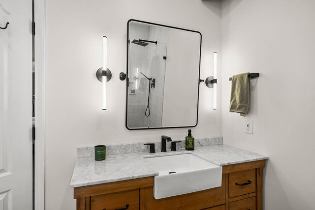 879 Iron Wood Cir, Clarksville, TN 37043