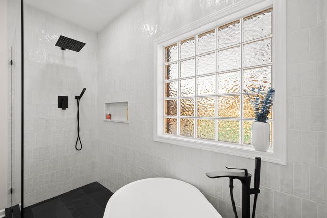 879 Iron Wood Cir, Clarksville, TN 37043