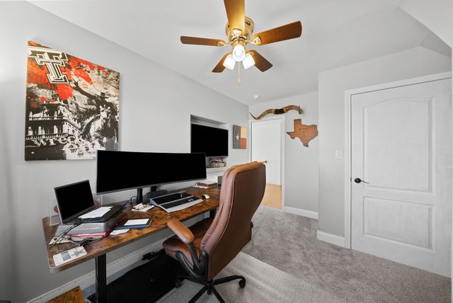 879 Iron Wood Cir, Clarksville, TN 37043