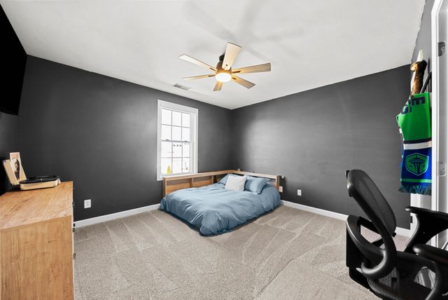 879 Iron Wood Cir, Clarksville, TN 37043