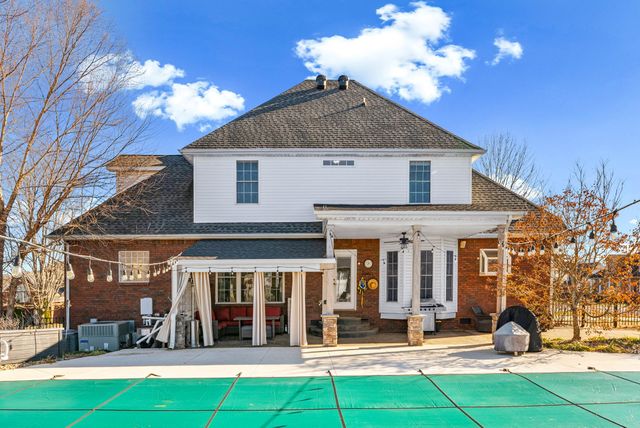 879 Iron Wood Cir, Clarksville, TN 37043