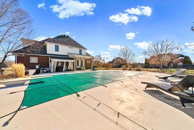 879 Iron Wood Cir, Clarksville, TN 37043