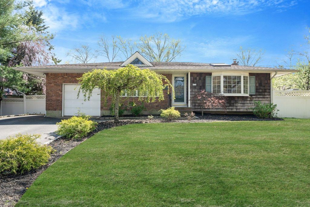 92 Dovecote Lane, Commack, NY 11725